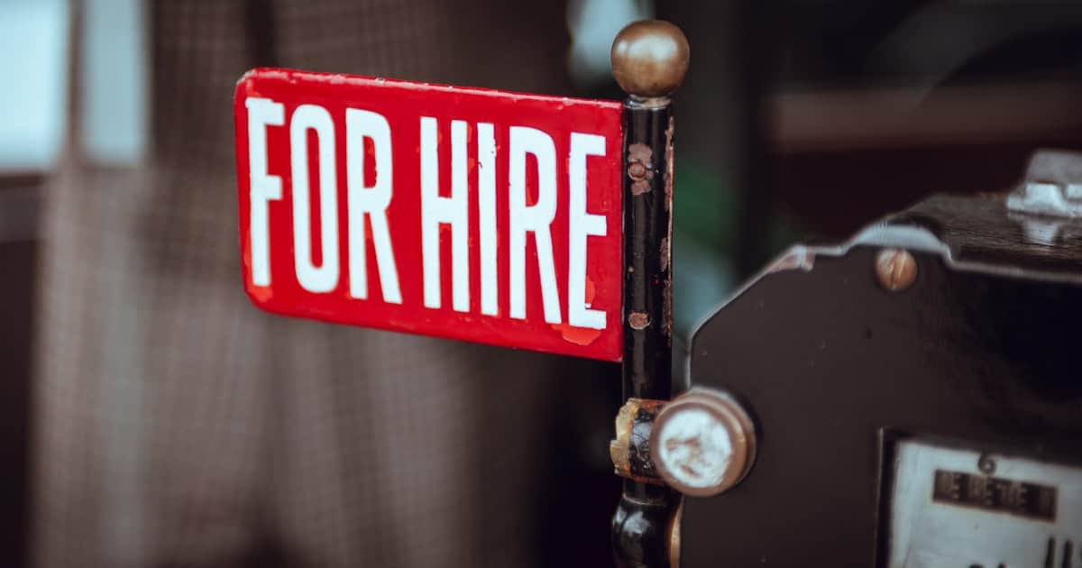 In-House vs. Agency: The Mortgage Recruiting Showdown