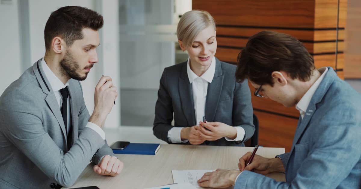 How Does Attorney Review Work for Home Sellers in Illinois?