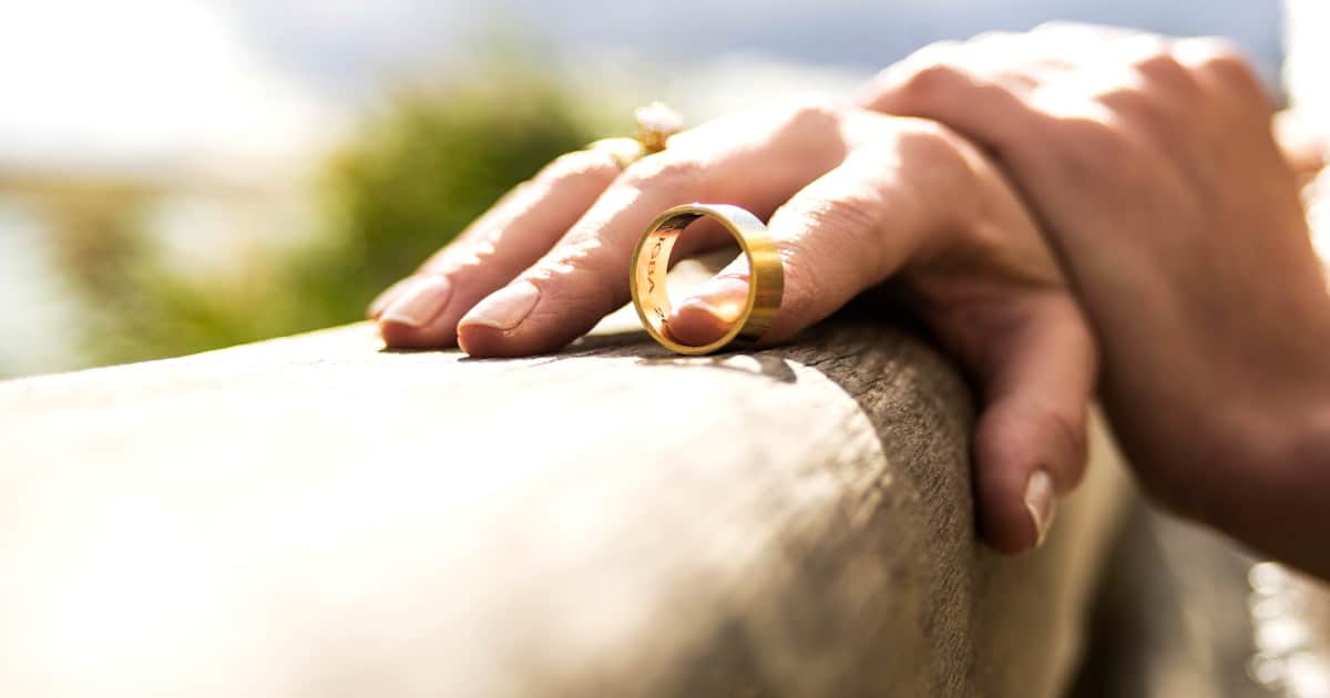 Keeping the House in Divorce: A Guide to Mortgage Buyouts