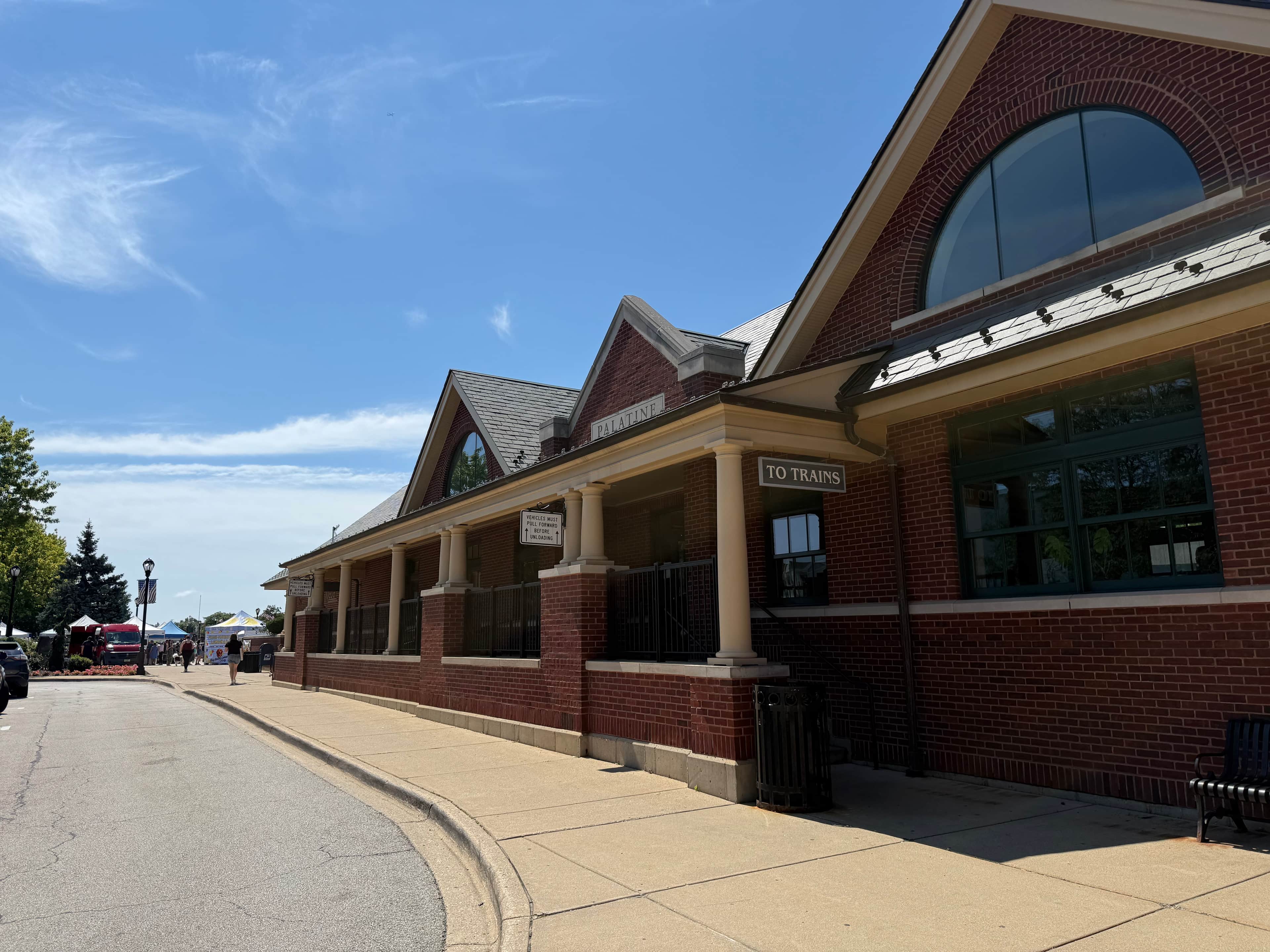 Where can Metra commuters park in downtown Palatine?