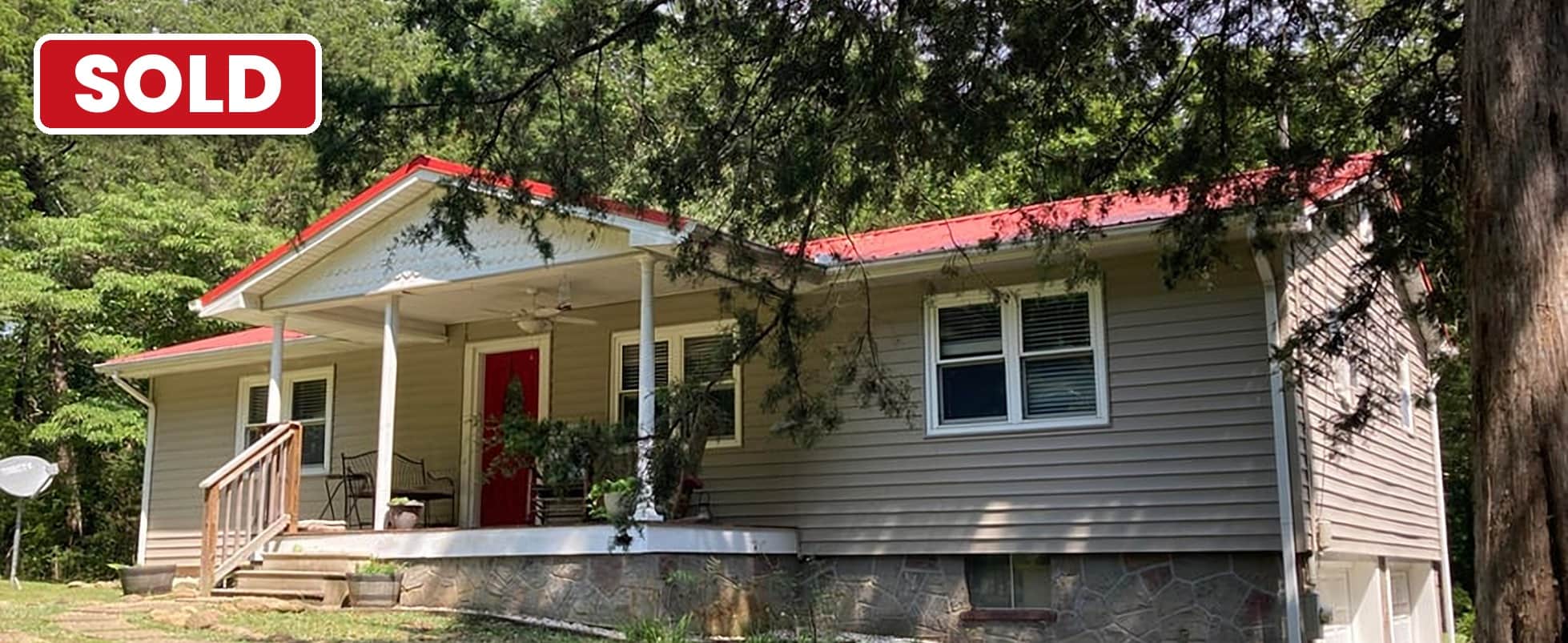 Newport Basement Rancher With Shop Sold for $372,000 🏡