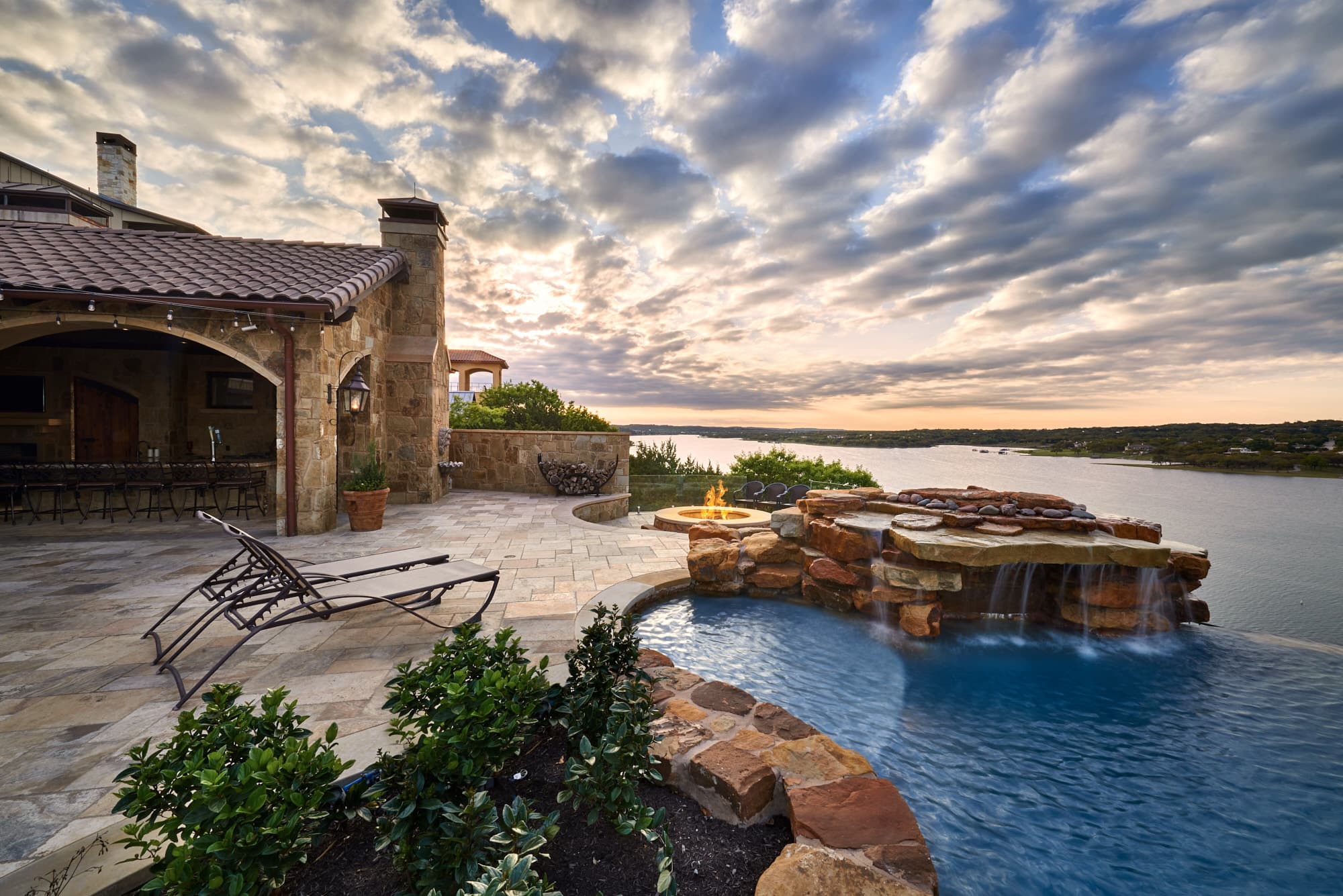 Buy and Sell a Home Without a Contingency in Austin, TX in 2026